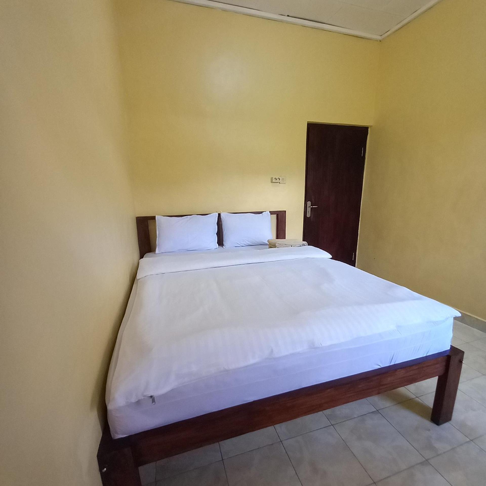 Tange Guest House Ruteng Værelse billede